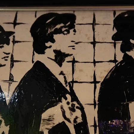 وودستوك مونمارتر باي هيفوفوستيلز *