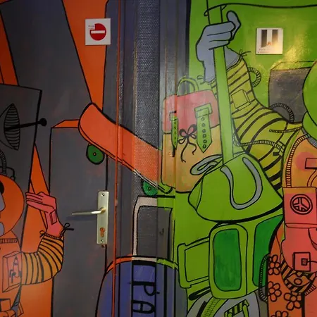 وودستوك مونمارتر باي هيفوفوستيلز