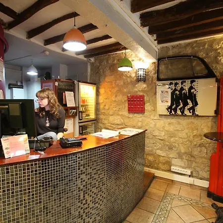 وودستوك مونمارتر باي هيفوفوستيلز باريس