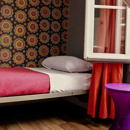 Woodstock Montmartre By Hiphophostels