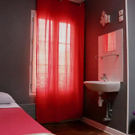 Hostel Woodstock Montmartre By Hiphophostels Paris