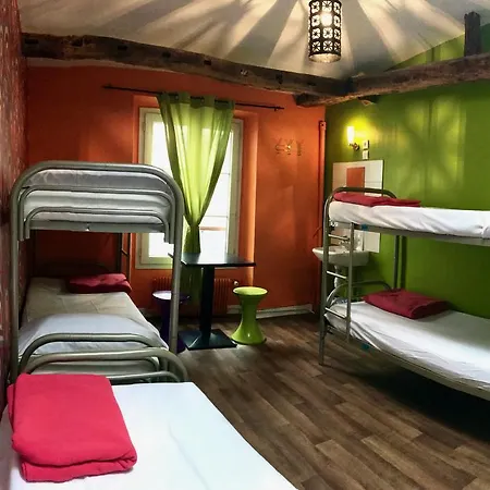 Woodstock Montmartre By Hiphophostels