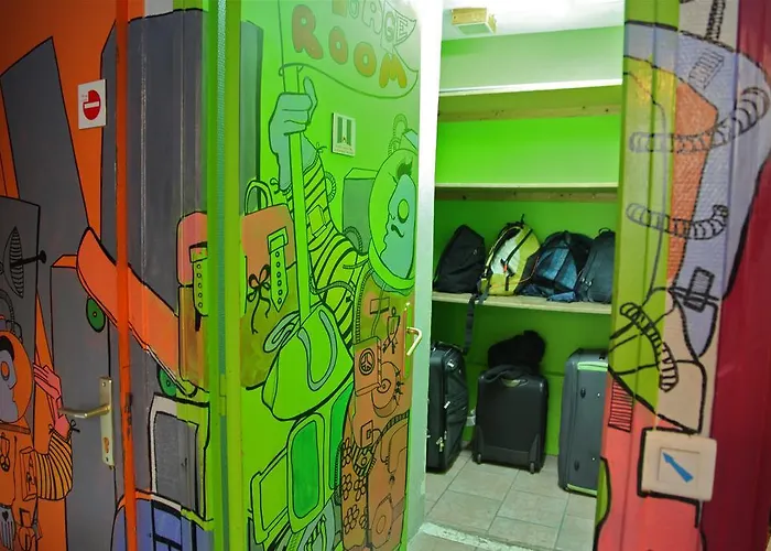 Woodstock Montmartre By Hiphophostels Hostel Parijs
